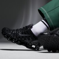 Buty dziecięce NIKE SHOX TL GS io4645-001 kolor czarny