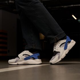 NIKE AIR HUARACHE PRM